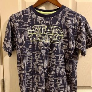 Star Wars shirt 🚀 free with purchase!
